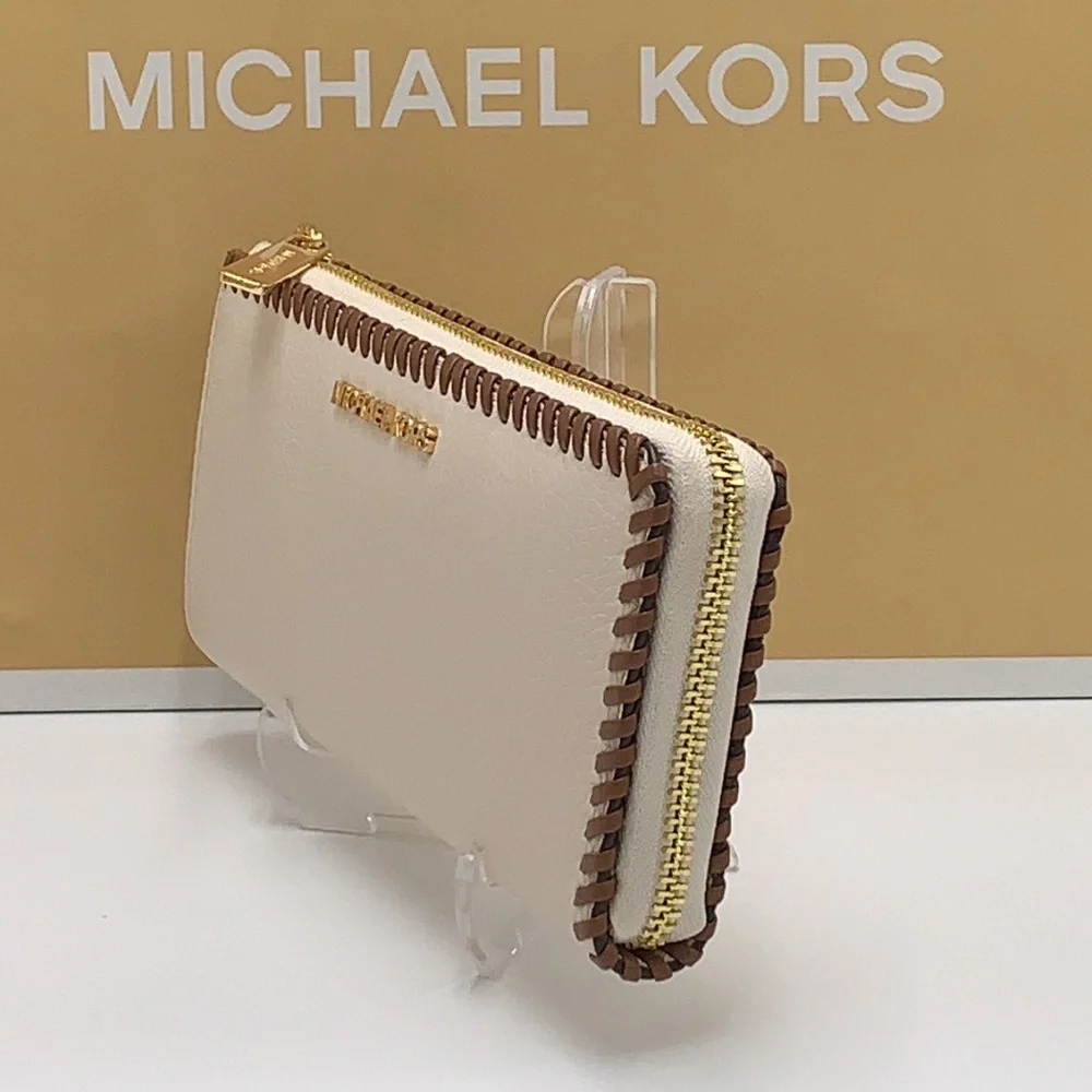 MICHAEL KORS JET SET TRAVEL LARGE THREE QUARTER ZIP WALLET LIGHT CREAM MULTI